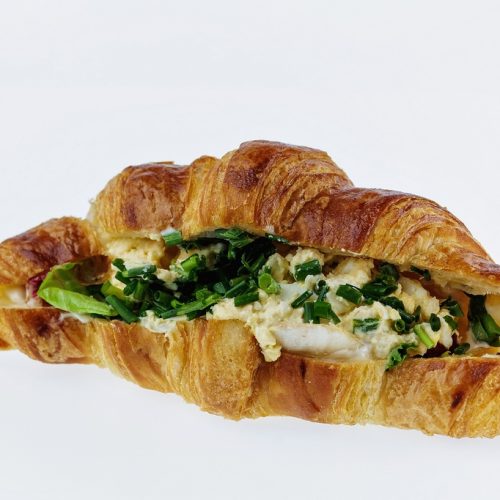 Croissant z pastą jajeczną restauracja tobiasz